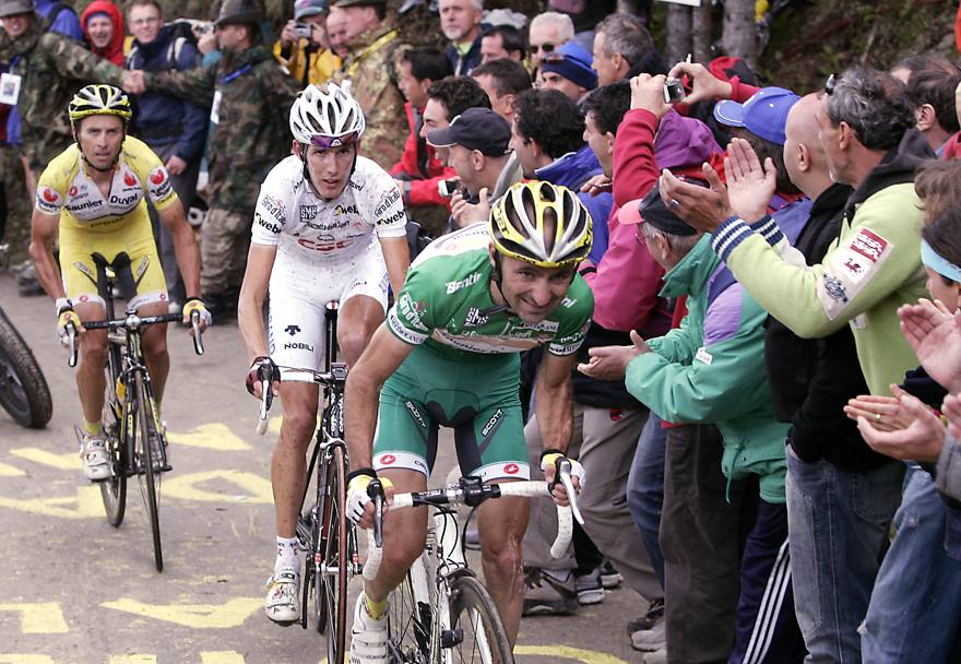 Giro d&#39;Italia 2007. Gilberto Simoni e Andy Schleck sullo Zoncolan. La tappa sar vinta da Simoni, terzo il lussemburghese. Ansa